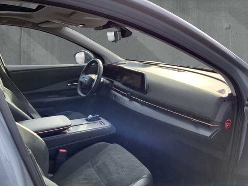 Nissan Ariya Pack Evolve 87 kWh Leder Panorama  20'' Alu Klimasitze